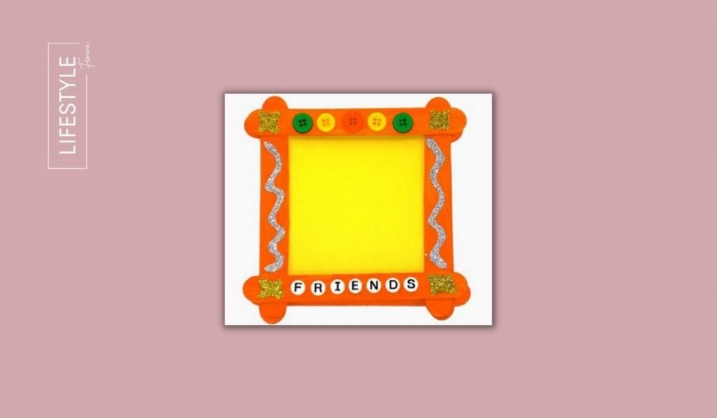 Picture-Frame-with-Button