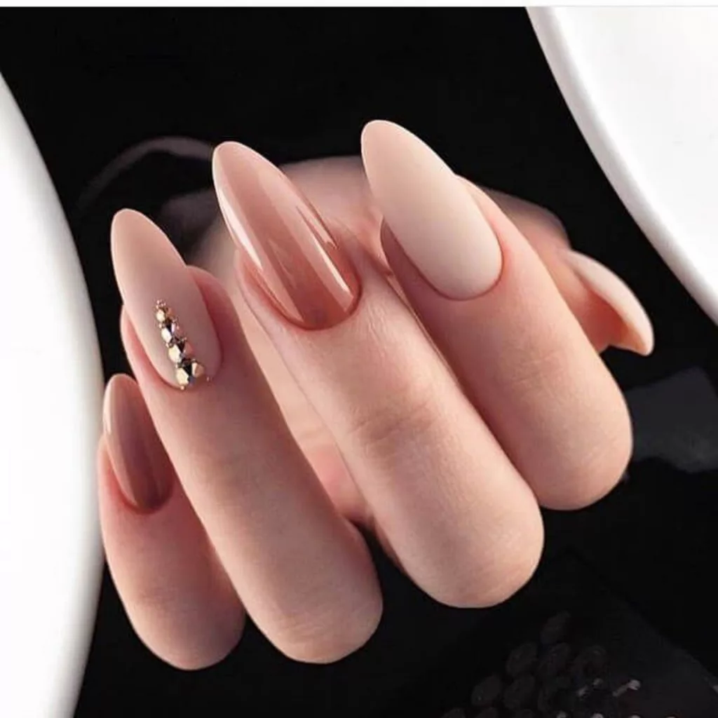 Geometric designs nails