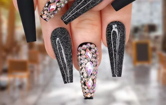 black nails with diamonds