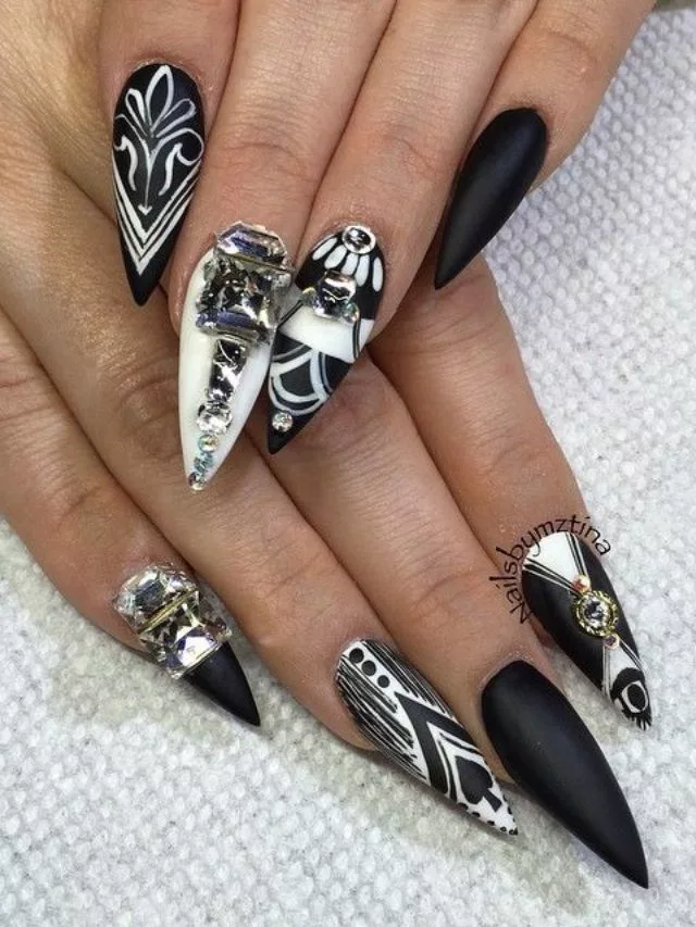 Long-Stiletto-Nails