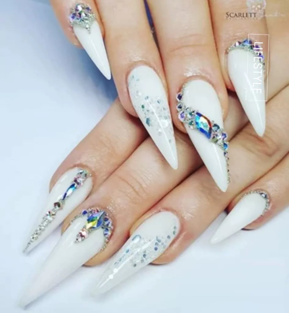White-coffine-nails